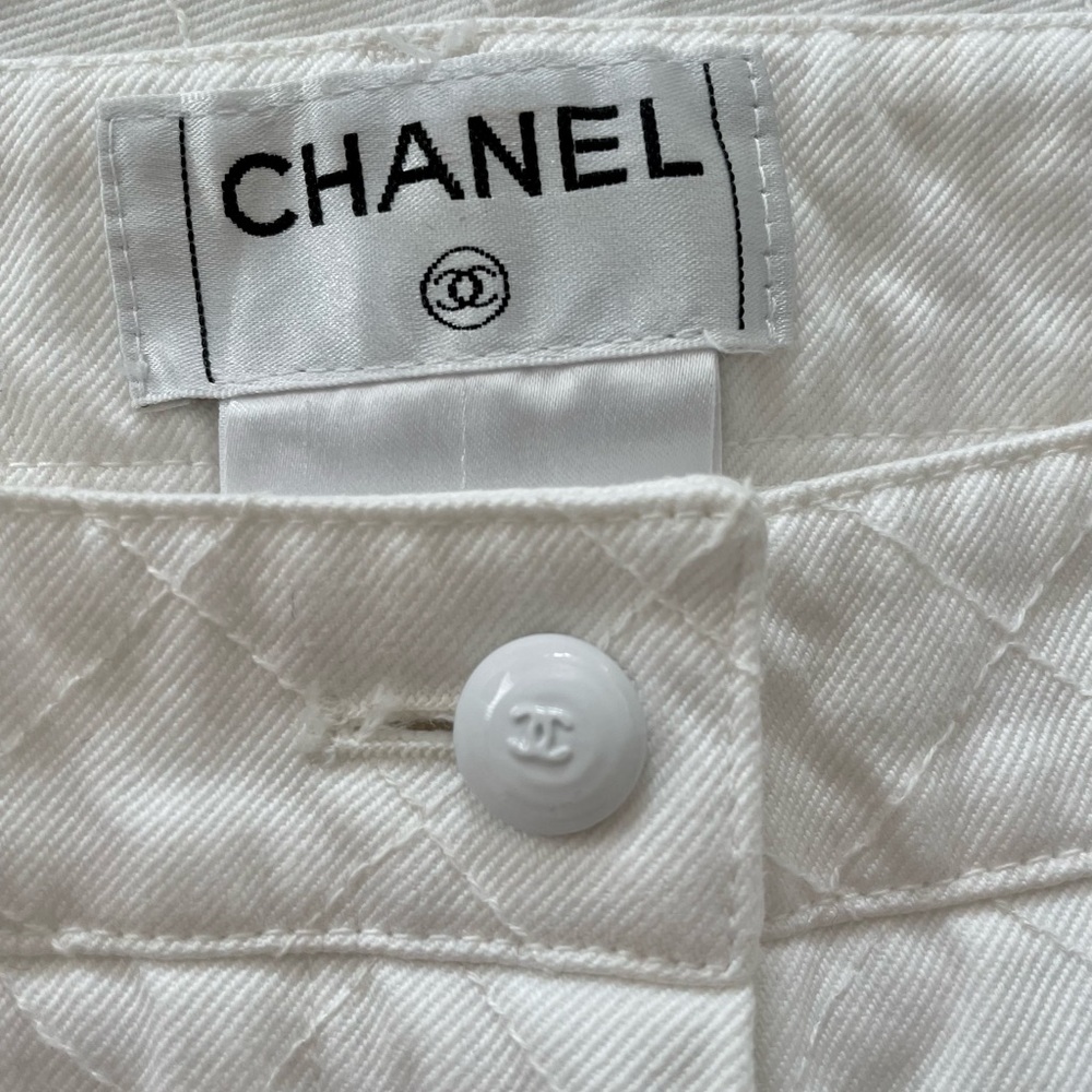 Chanel White Jeans Size US 24 or 0 (French Size 34) Authentic